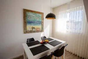 Apartment X-Large – Essbereich | Boardinghouse Obertshausen